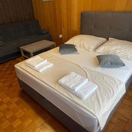 Apartment Ado Selce Exterior photo