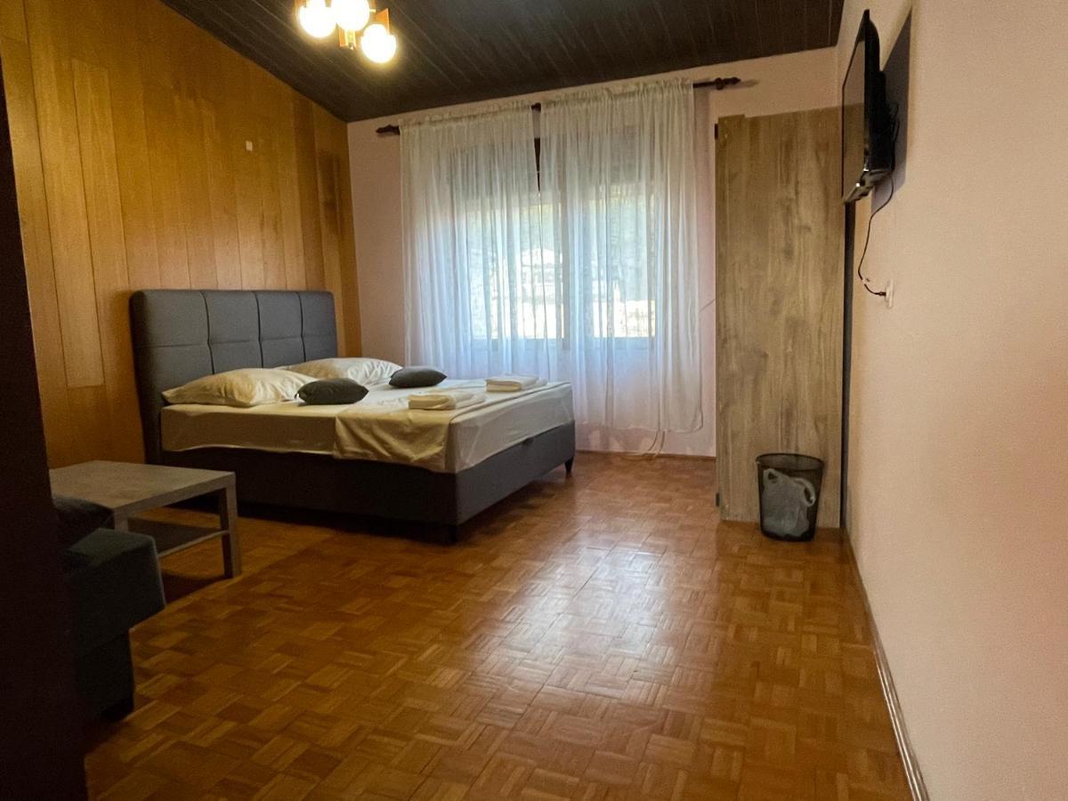Apartment Ado Selce Exterior photo