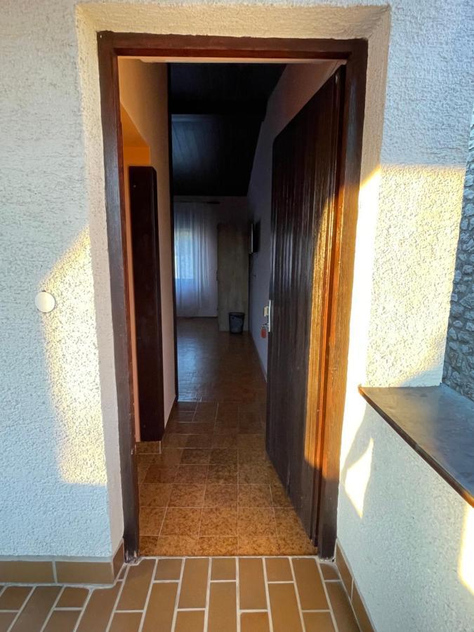 Apartment Ado Selce Exterior photo