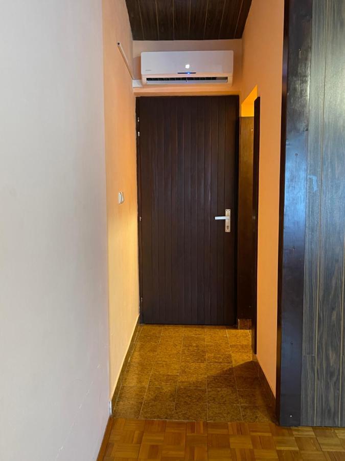 Apartment Ado Selce Exterior photo